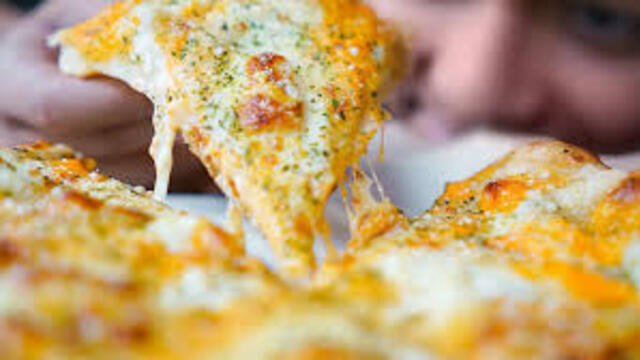 pizza viral di tiktok yang bikin lapar